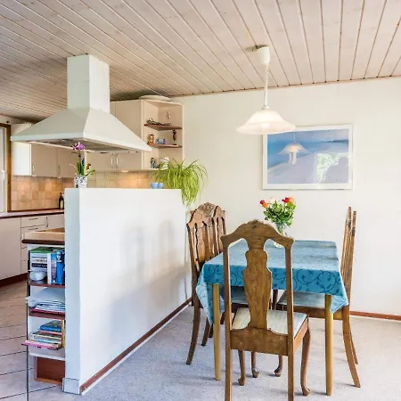 6 Person In Henne Semesterbostad Henne Strand