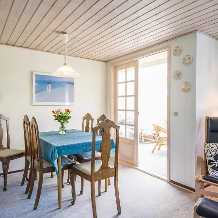 6 Person In Henne Vakantiehuis *