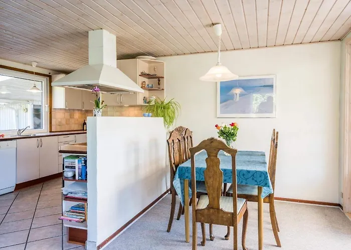 6 Person In Henne Feriehus Henne Strand